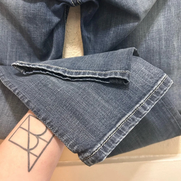 Miss Me Mid-Rise Easy Crop Aztec Detail Jeans 28 - Picture 5 of 9